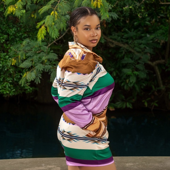 Aztec 2pc short set - Picture 2 of 3